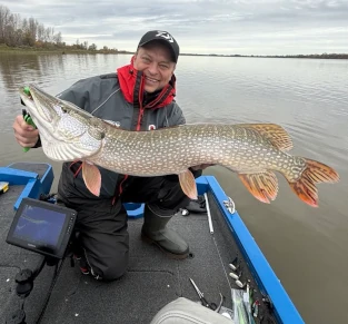 База Ковчег. Анатолий Кот ловит трофеев